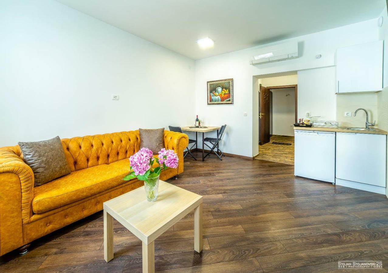 אוהריד Urania Apartments מראה חיצוני תמונה